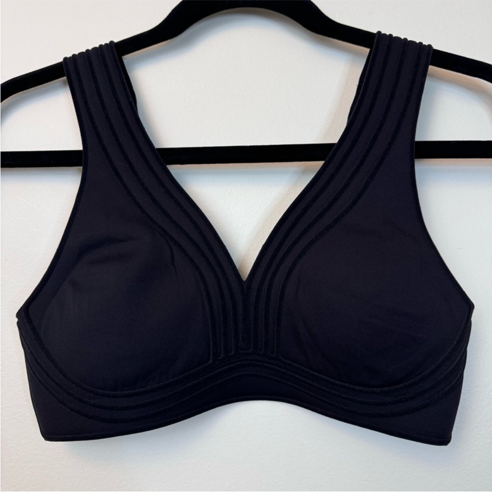lululemon black get in line bra size 4 - Picture 3 of 7